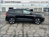 Used 2024 Volkswagen Taos SE w/ Panoramic Sunroof Package image 2
