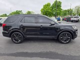 Used 2017 Ford Explorer XLT w/ Equipment Group 202A image 5