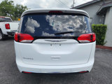 Used 2017 Chrysler Pacifica Touring-L Plus w/ Advanced Safetytec Group image 4