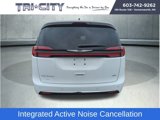 New 2025 Chrysler Pacifica Select image 4