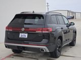 New 2025 Volkswagen Atlas Peak Edition SE image 4