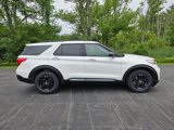 Certified 2022 Ford Explorer XLT w/ Equipment Group 202A image 2