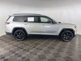 Used 2023 Jeep Grand Cherokee L Limited w/ Black Appearance Package image 4