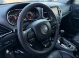 Used 2023 Jeep Cherokee Altitude Lux image 5