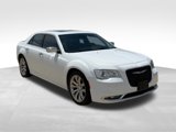 Used 2018 Chrysler 300 Limited w/ Safetytec Plus Group image 3