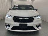 New 2025 Chrysler Pacifica Select image 3