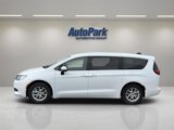 Used 2023 Chrysler Voyager LX image 4