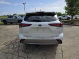 Used 2024 Toyota Highlander Platinum image 5