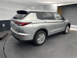 New 2025 Mitsubishi Outlander ES image 5