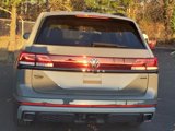 New 2025 Volkswagen Atlas Peak Edition SE image 4