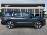 New 2025 Mitsubishi Outlander SE image 2