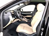 New 2025 Porsche Cayenne Coupe image 5