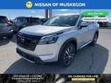New 2025 Nissan Pathfinder Platinum image 3