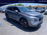 Used 2023 Mitsubishi Outlander SE image 3