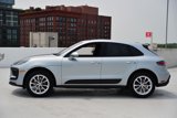 Certified 2025 Porsche Macan image 2