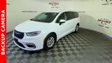Used 2023 Chrysler Pacifica Touring-L image 5