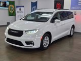 Used 2022 Chrysler Pacifica Touring-L image 5