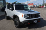 Used 2017 Jeep Renegade Trailhawk w/ Premium Trailhawk Package image 4