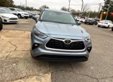 Used 2024 Toyota Highlander LE image 3
