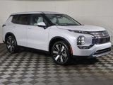New 2025 Mitsubishi Outlander SE image 2
