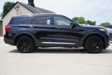 Used 2023 Ford Explorer Limited image 2