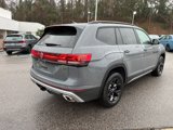 New 2025 Volkswagen Atlas Peak Edition SE image 3