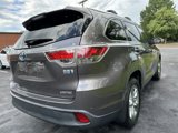 Used 2015 Toyota Highlander Limited image 3