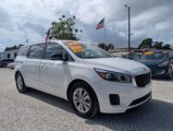 Used 2017 Kia Sedona LX w/ LX Essentials Premium Package image 3