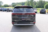 Used 2024 Kia Carnival EX image 4