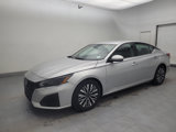 Used 2023 Nissan Altima 2.5 SV image 2