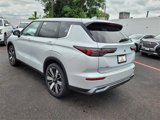 New 2025 Mitsubishi Outlander SE image 3