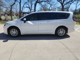 Used 2022 Chrysler Voyager LX image 5