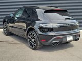 Certified 2025 Porsche Macan image 3