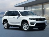Used 2023 Jeep Grand Cherokee Limited image 2