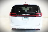 Used 2023 Chrysler Pacifica Touring-L image 4