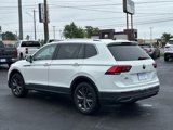 Used 2022 Volkswagen Tiguan SE w/ Panoramic Sunroof Package image 4