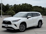 Used 2021 Toyota Highlander Platinum image 2