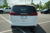 Used 2022 Chrysler Pacifica Touring-L image 4