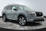 New 2025 Nissan Pathfinder Platinum image 2