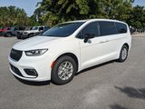 New 2025 Chrysler Pacifica Select image 2