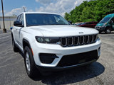 Used 2023 Jeep Grand Cherokee Laredo image 2