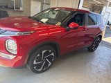 Used 2023 Mitsubishi Outlander SE image 2