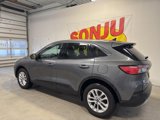 Used 2021 Ford Escape SE image 2