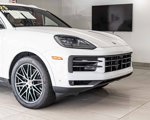 Used 2025 Porsche Cayenne w/ Premium Package image 3