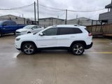 Used 2019 Jeep Cherokee Limited image 3
