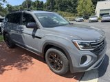 New 2026 Volkswagen Atlas Peak Edition image 3