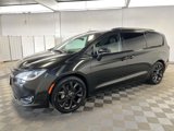 Used 2019 Chrysler Pacifica Limited w/ Advanced Safetytec Group image 2