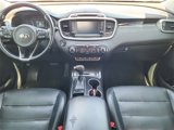 Used 2017 Kia Sorento EX image 3