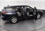 Used 2023 Toyota Highlander LE image 6