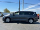 Used 2023 Chrysler Pacifica Touring-L image 4